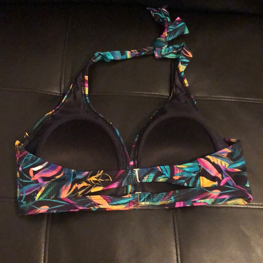 Halter bikini top - Picture 2 of 4